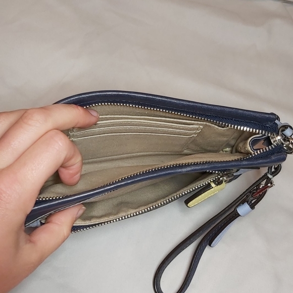 Coach leather wristlet clutch - Picture 3 of 4